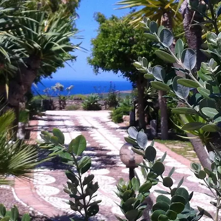 Charming House In With Multiple Views Holiday home