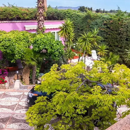 Сasa de vacaciones Charming House In With Multiple Views *